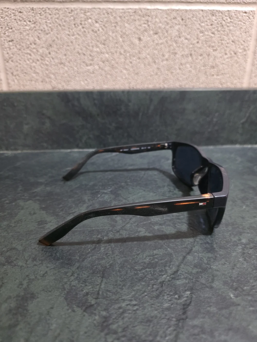 TOMMY HILFIGER Black-Havana Sunglasses 100% UV Protection MP OM347